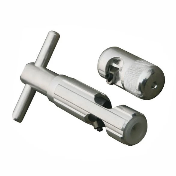 Nástroj pro odizolování a odizolování odizolování kabelů kufru